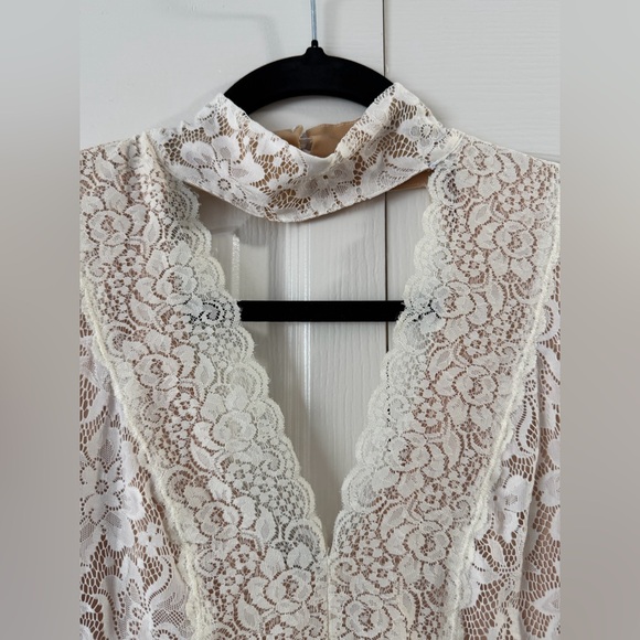 BEBE white lace dress - Picture 3 of 5